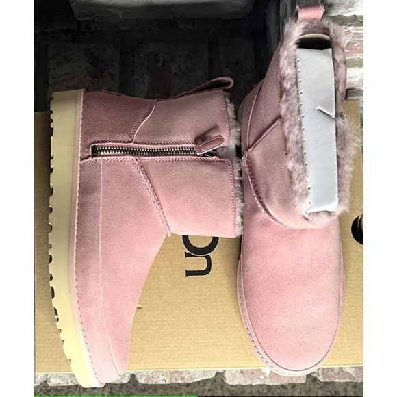 UGG Women Classic Zip Mini Boot Shell Size 8 brand new - Picture 2 of 9